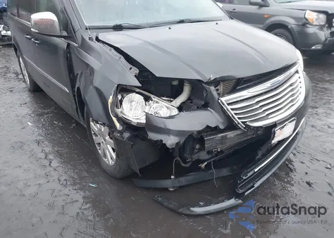 2011 Chrysler Town & Country Touring-L z USA, uszkodzony, nr VIN 2A4RR8DG3BR759389